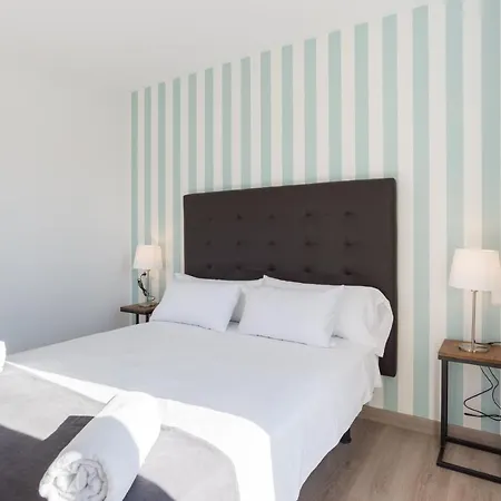 Urbe10 Atarazanas 2 Bedrooms Apartment Malaga